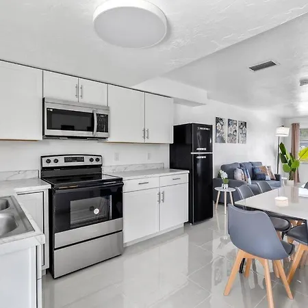 Best Location In Cape Coral! Exterior photo