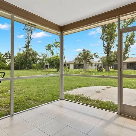 Best Location In Cape Coral! Exterior photo