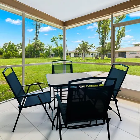 Best Location In Cape Coral! Exterior photo