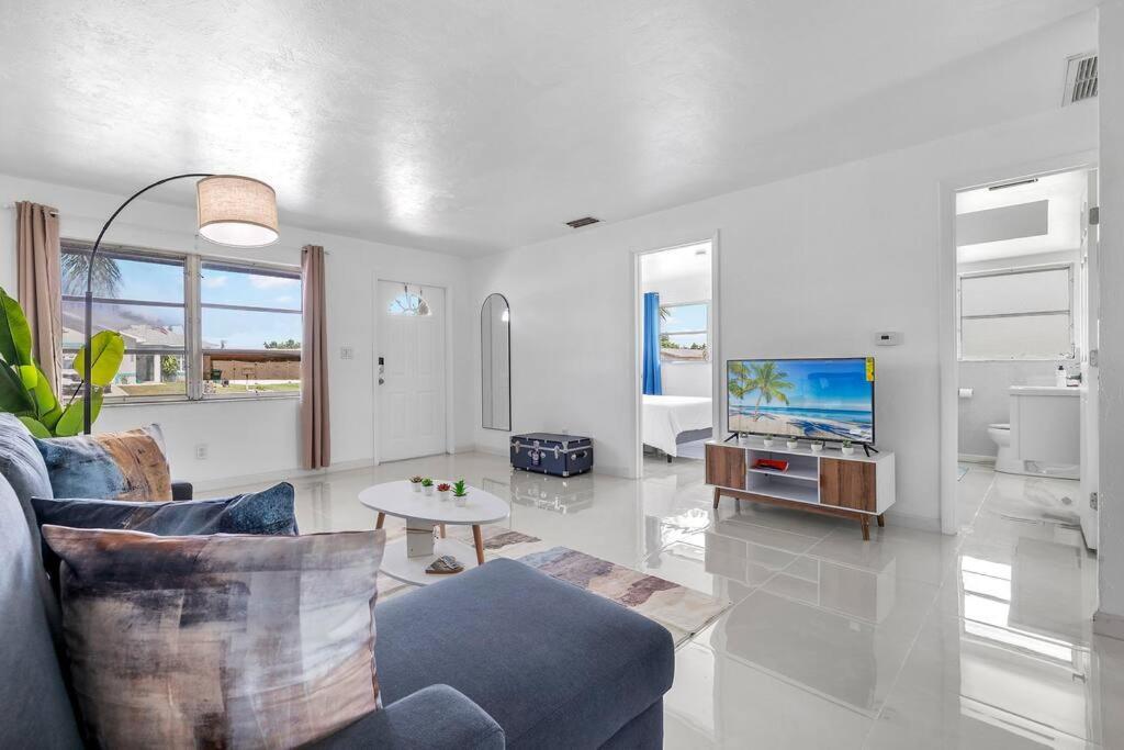 Apartment Location In Cape Coral! Cape Coral