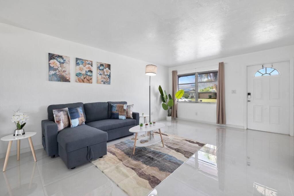 Apartment Location In Cape Coral! *