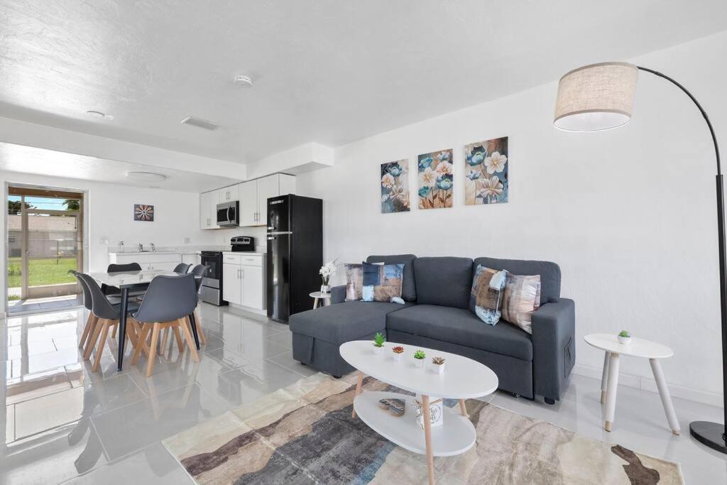Location In Cape Coral! * Cape Coral