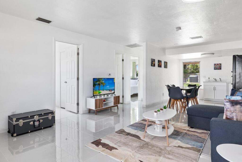 Apartment Location In Cape Coral!