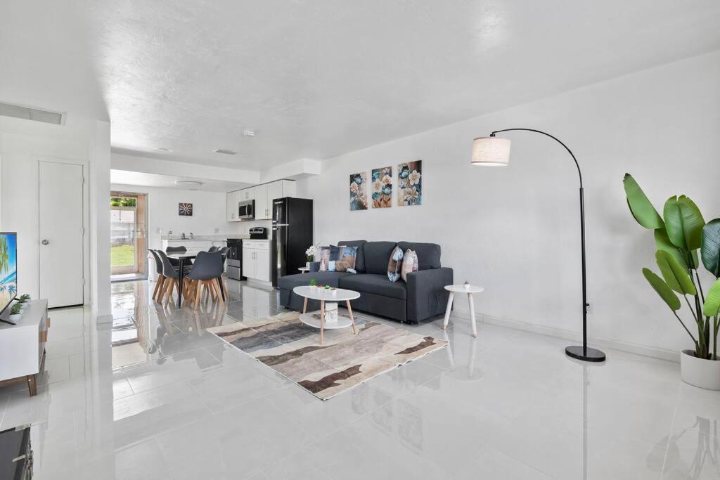 Apartment Location In Cape Coral! Cape Coral