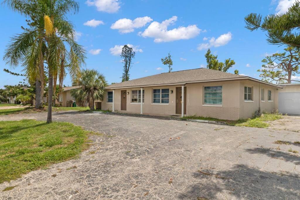 Apartment Location In Cape Coral!